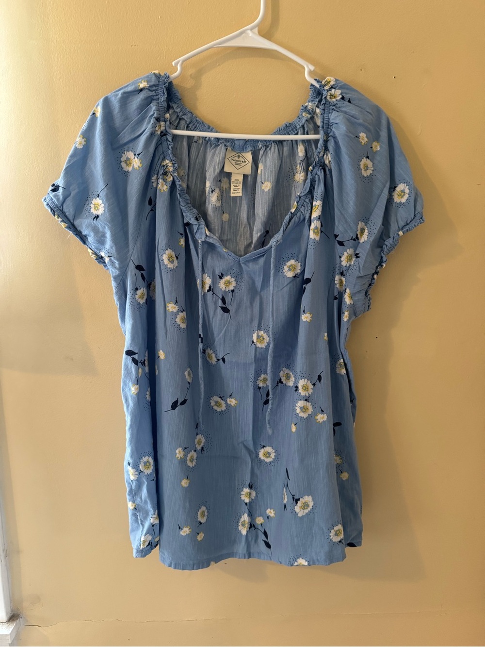 🎄5 for $20 St. John’s Bay Women’s Light Blue Floral Ruffle Top XXL